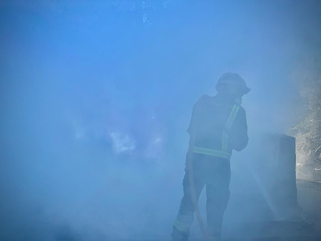 Galería de imágenes del incendio de una caseta en Ibiza