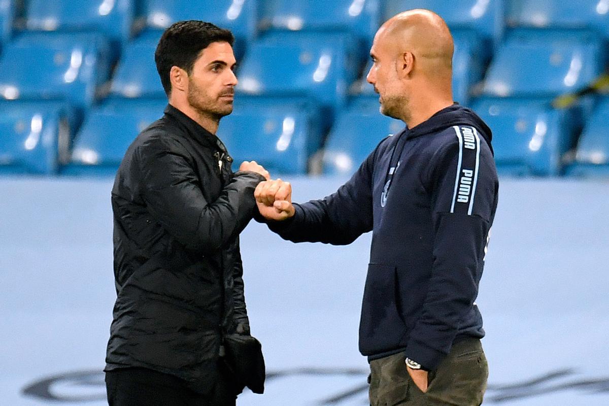 El entrenador del Arsenal, Mikel Arteta, y el del Manchester City, Pep Guardiola.