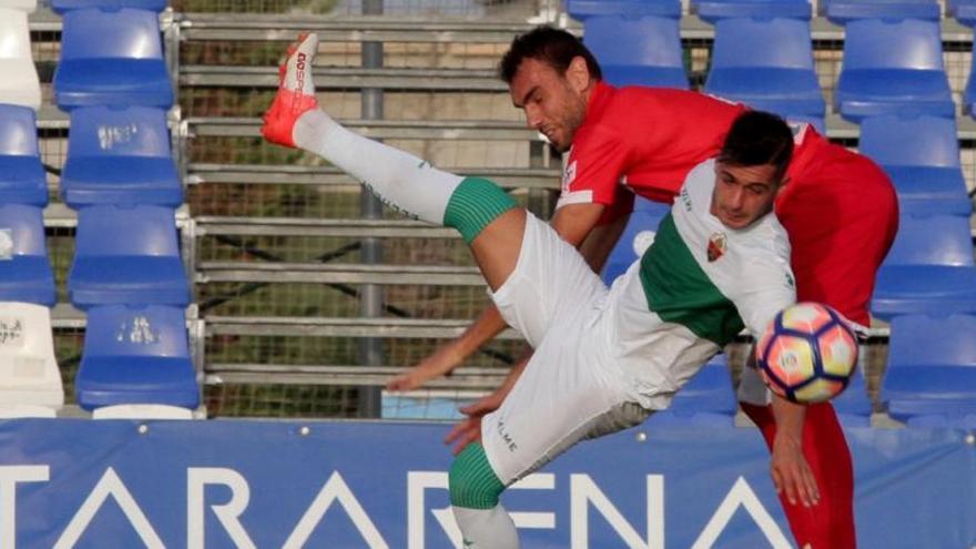 Sergio León, durante una acción del partido ante el Cartagena