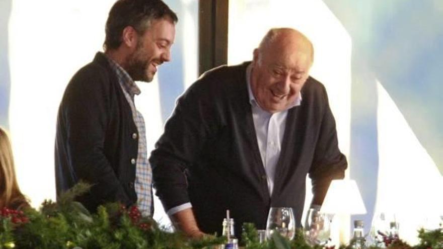 Amancio Ortega, a la derecha, junto al alcalde de A Coruña, en una imagen de archivo.