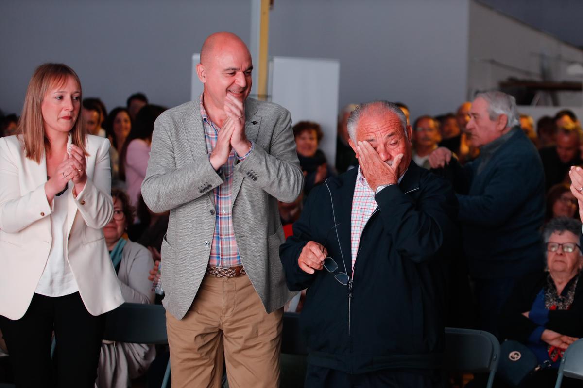 Antoni Marí, 'Carraca', anoche emocionado por el homenaje que le rindió su partido.