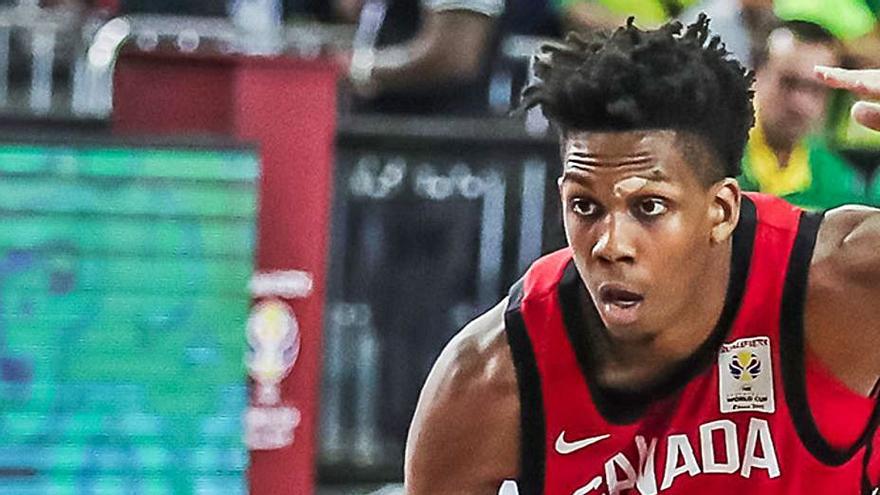 Kadre Gray, con la camiseta de Canadá. |  // @BASQUETCORUNA