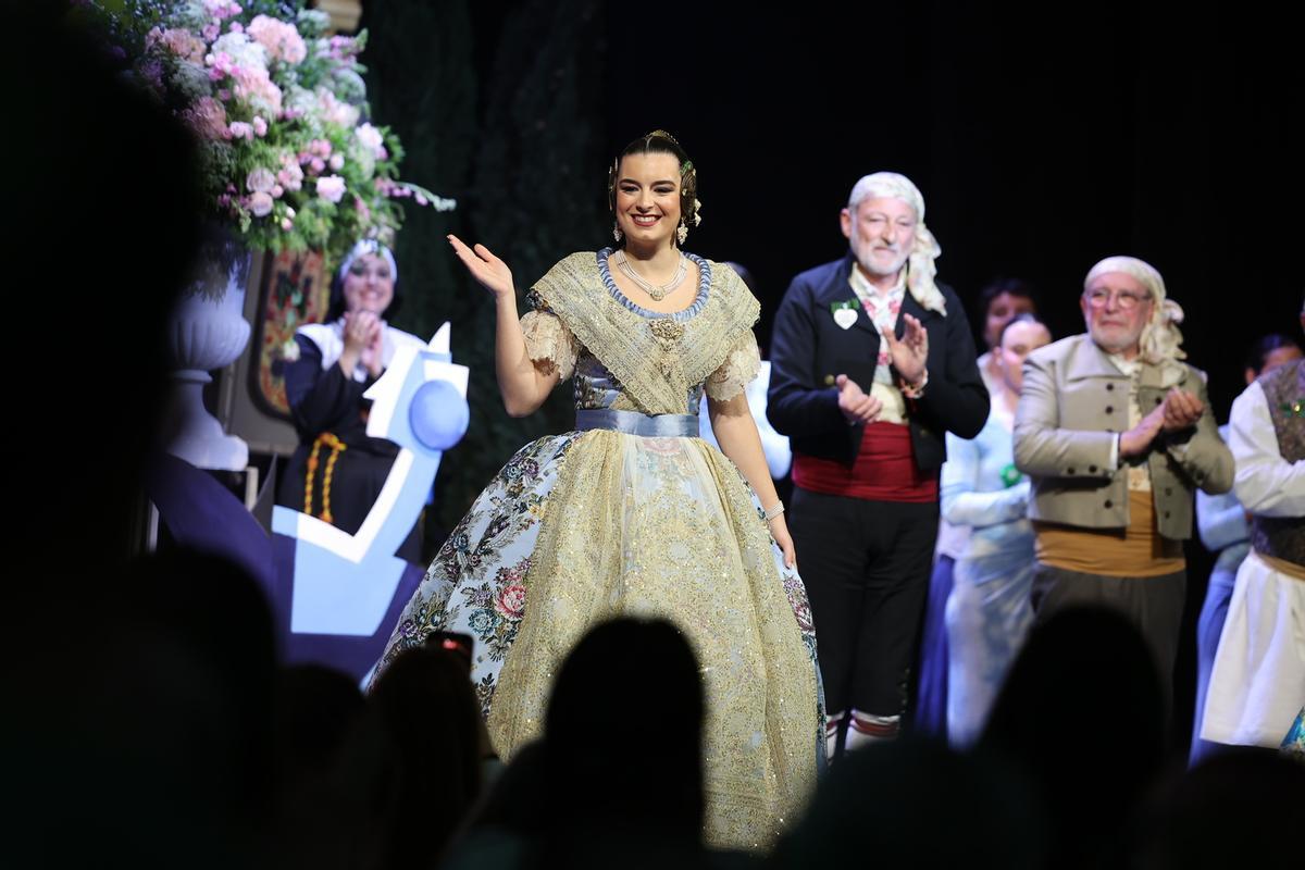 Santiago Ballester hace un cameo en la presentación de Na Jordana