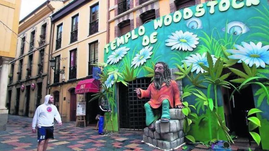 El espíritu hippie  y olímpico toma  la calle y los bares ya empiezan  a disfrazarse