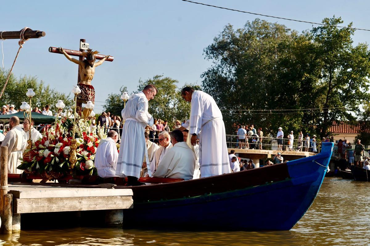Homenaje al Cristo de la Salud en el 50 aniversario de su romería por l'Albufera