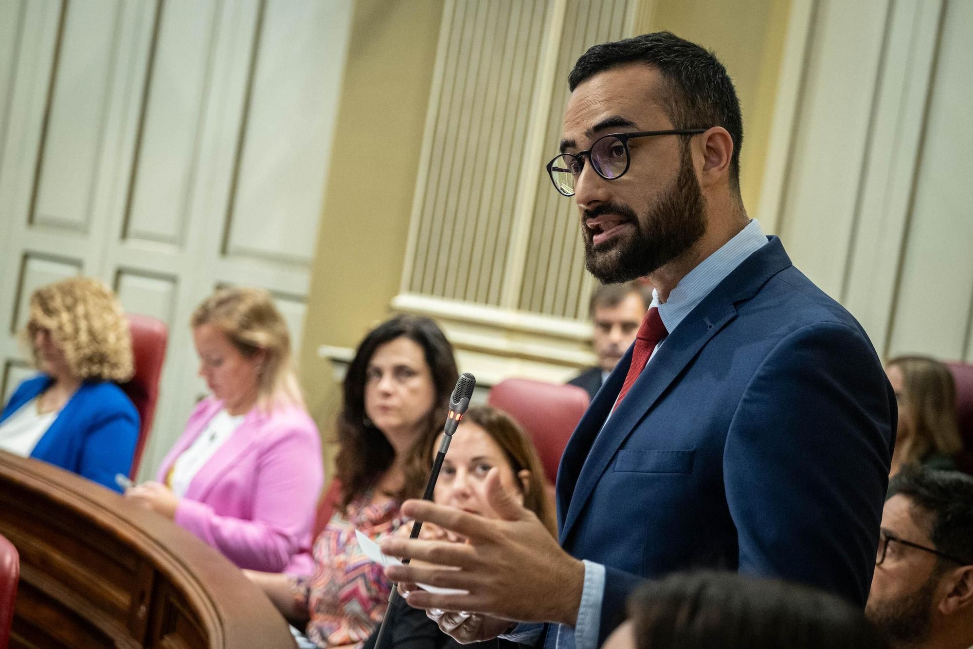 Pleno del Parlamento de Canarias (12.12.09)