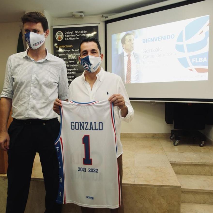 Presentación de Gonzalo García de Victoria como entrenador del Lucentum