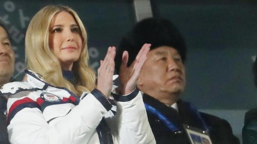 Ivanka Trump cree &quot;fuera de lugar&quot; que le pregunten por las acusaciones de abuso sexual contra su padre