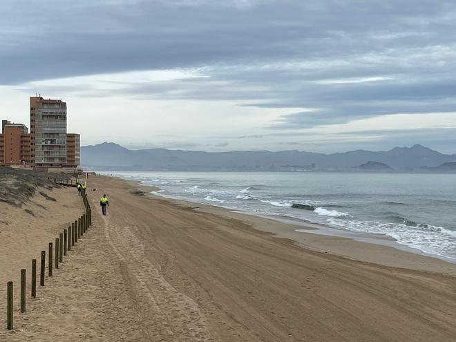 El nuevo "look" de las playas de El Altet y Arenales