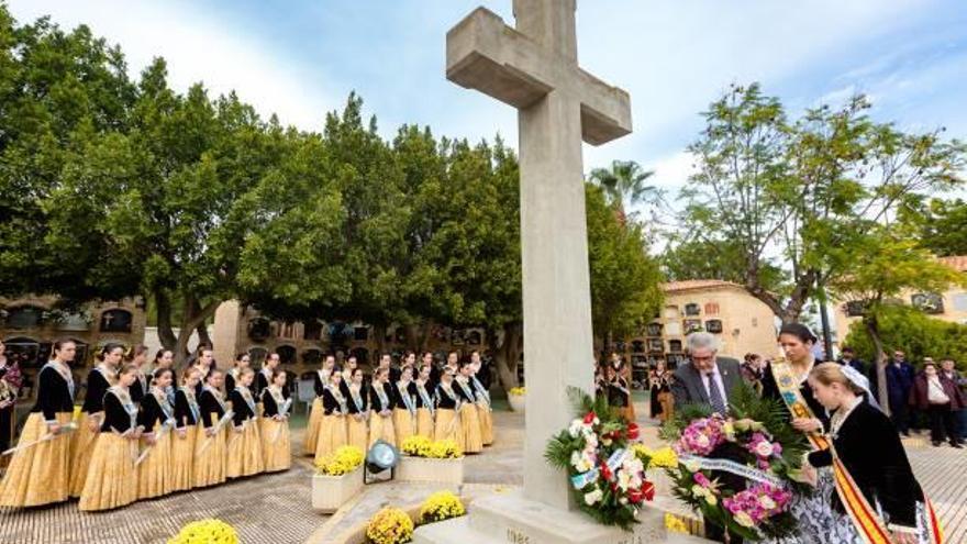 Coronas de flores para honrar a los que ya no están