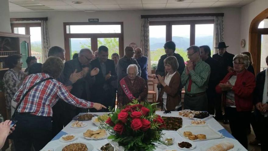 Homenaje a una centenaria en Sencelles