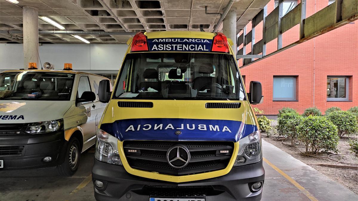 Una ambulancia.