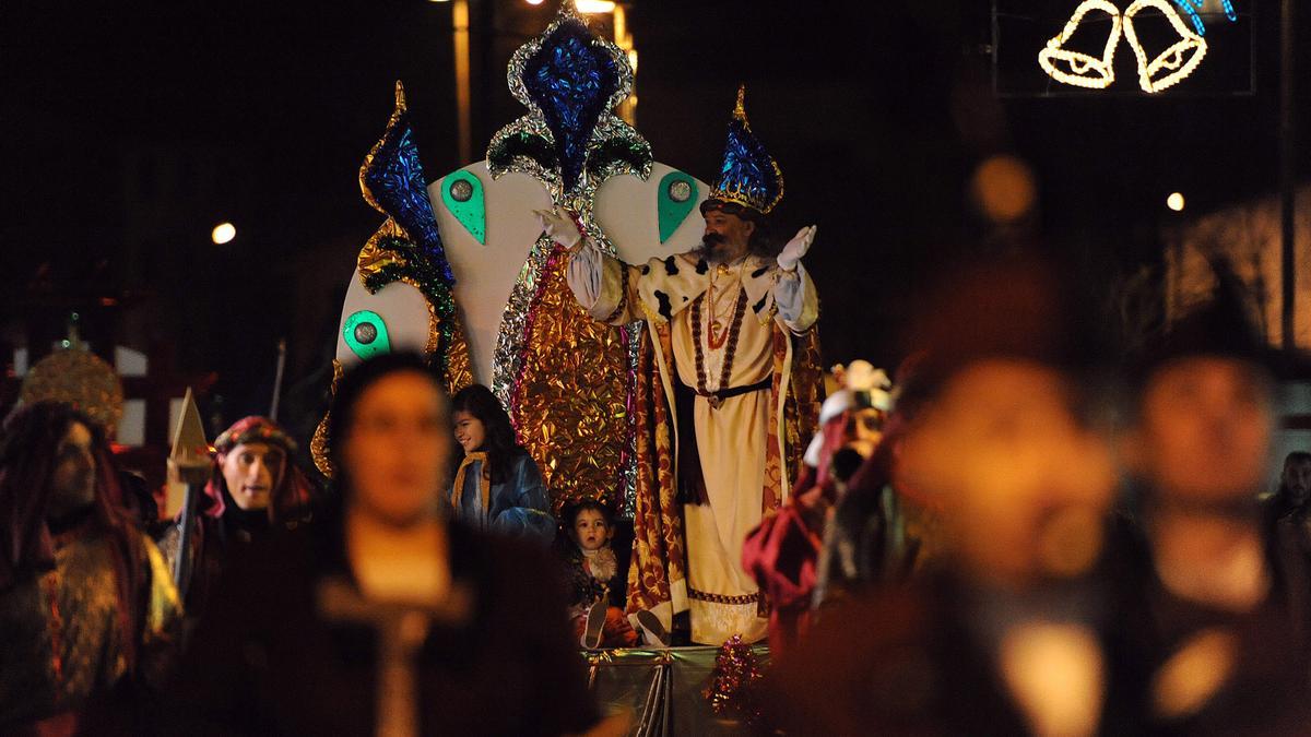 Una cabalgata de Reyes en Pola de Lena en una edición anterior.