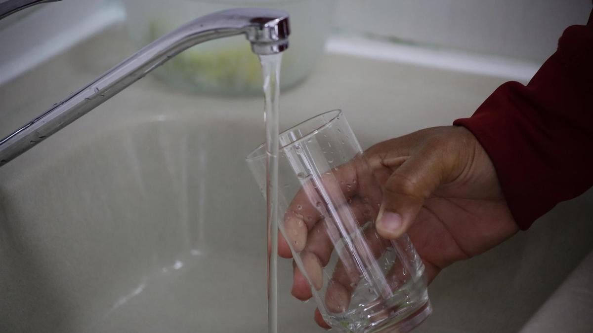 El recibo del agua subirá en Málaga el año que viene.