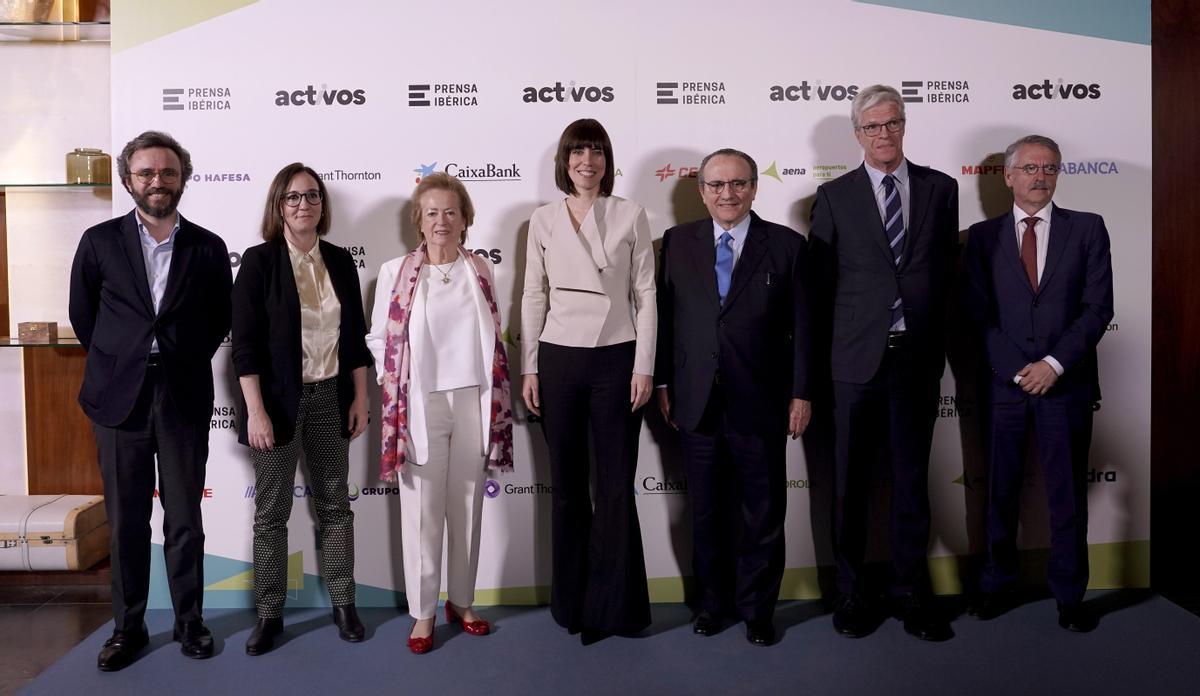 De izquierda a derecha Aitor Moll, consejero delegado del grupo Prensa Ibérica; Gemma Robles, directora de El Periódico de España; Arantza Sarasola, vicepresidenta el grupo Prensa Ibérica; Diana Morant, ministra de Ciencia e Innovación; Javier Moll, presidente del grupo Prensa Ibérica; Martí Saballs, director de Información Económica de Prensa Ibérica e Isidoro Nicieza, Director General de Contenidos de Prensa Ibérica, durante la presentación de Activos. 