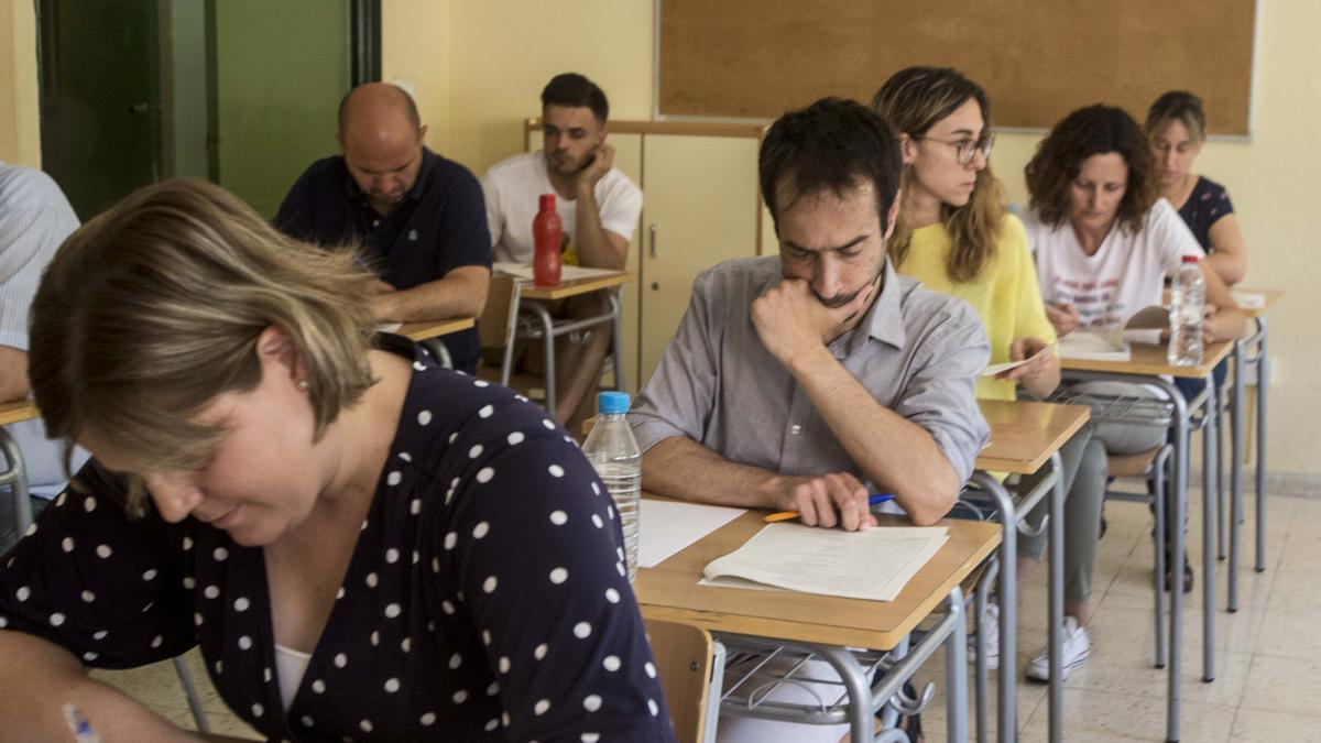 Oposiciones a la enseñanza en un instituto de la provincia