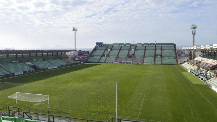 El estadio Romano vuelve a llamarse &quot;José Fouto&quot;