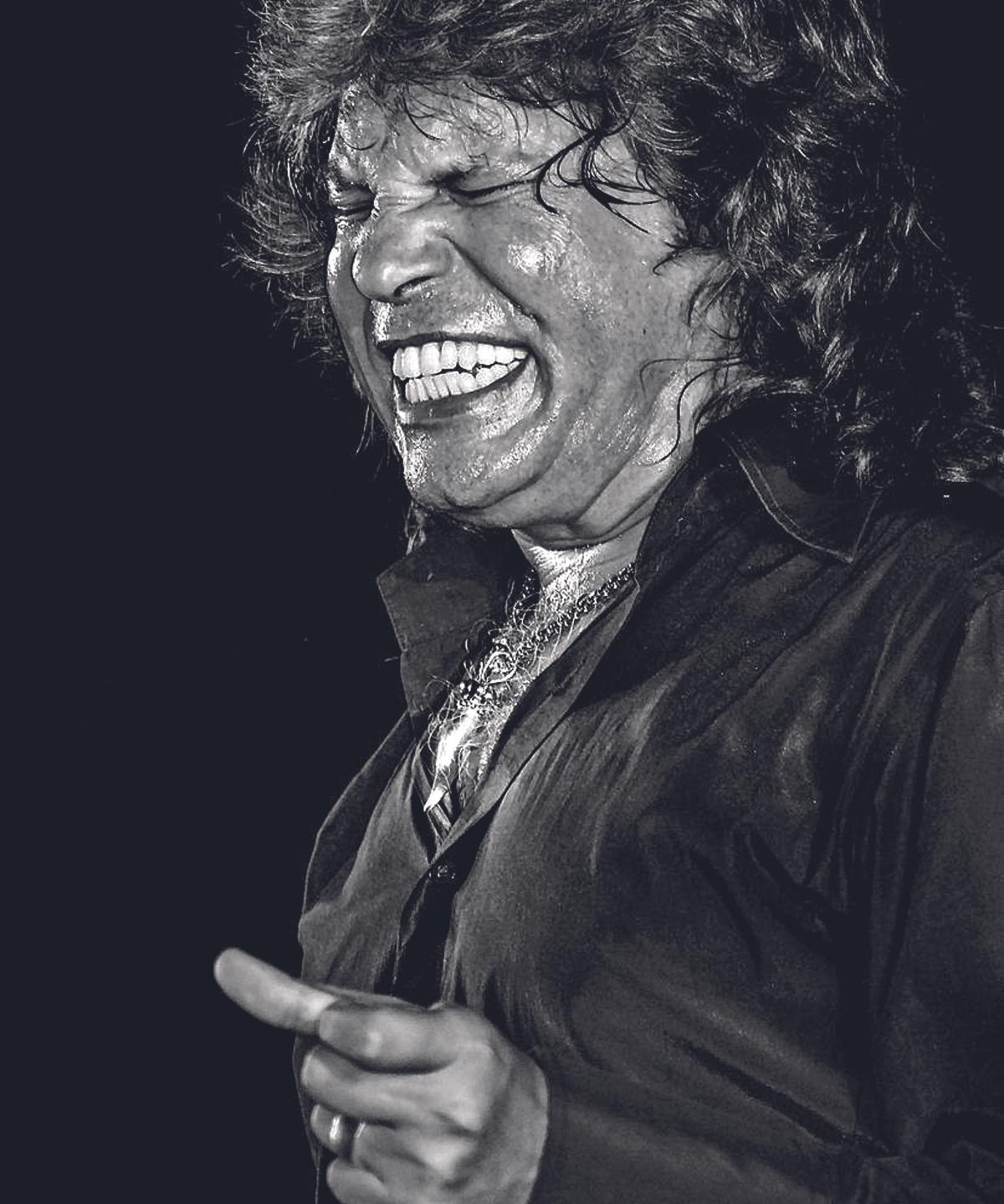 Expresión característica de José Mercé cuando canta.