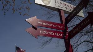 Un jutge bloqueja l'ordre de Trump que prohibia a Harvard admetre estudiants estrangers