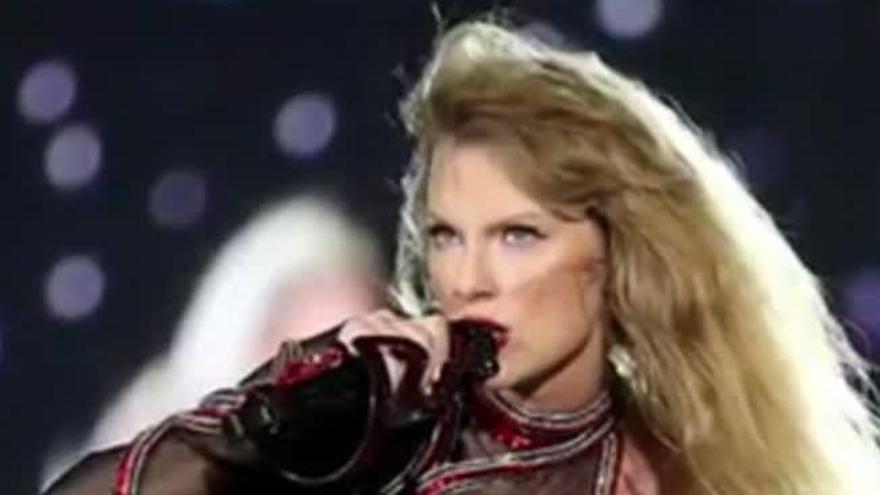 Taylor Swift tuvo un accidente durante un cambio de vestuario en su gira