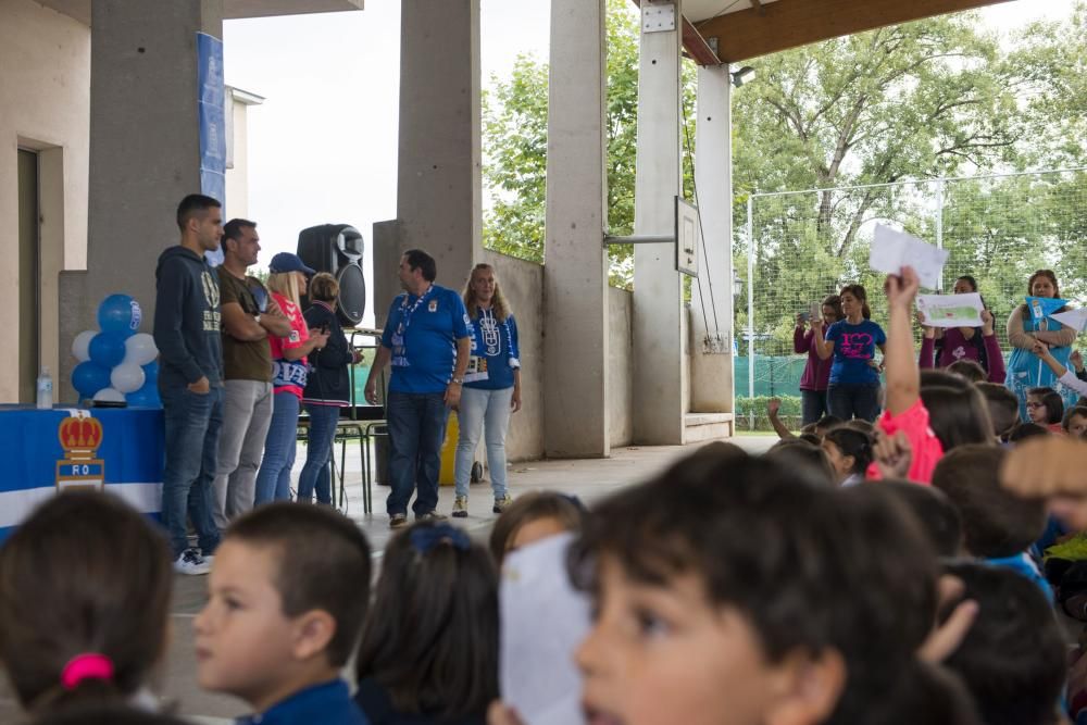 Los jugadores del Real Oviedo, Esteban y Diegui, visitan el colegio de La Corredoria 2