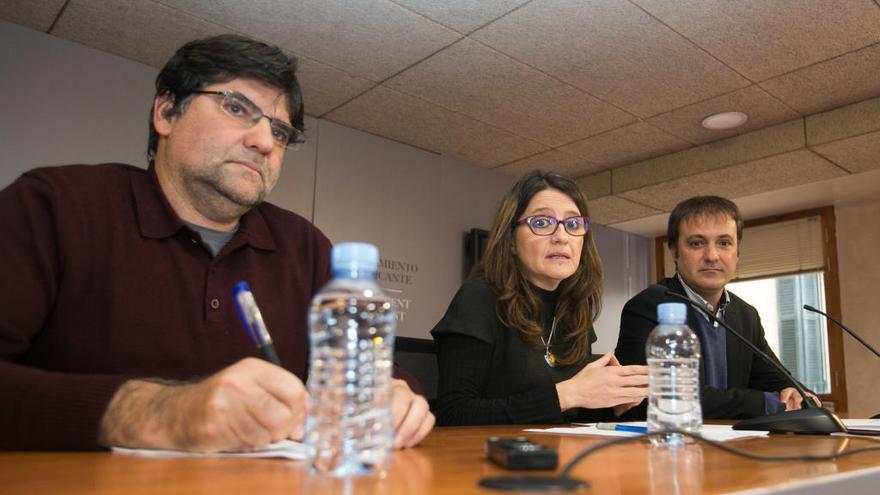 Pavón, junto a Mónica Oltra y Natxo Bellido