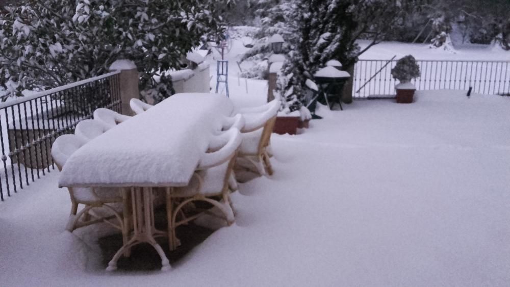 "Bei uns gab es am Dienstag (17.1.) 20 Zentimeter Schnee. Wir sind in den Bergen zwischen Bunyola und Orient auf ca.500 m Höhe. Viele Grüße aus dem verschneiten Hotel Rural S'Era Vella."