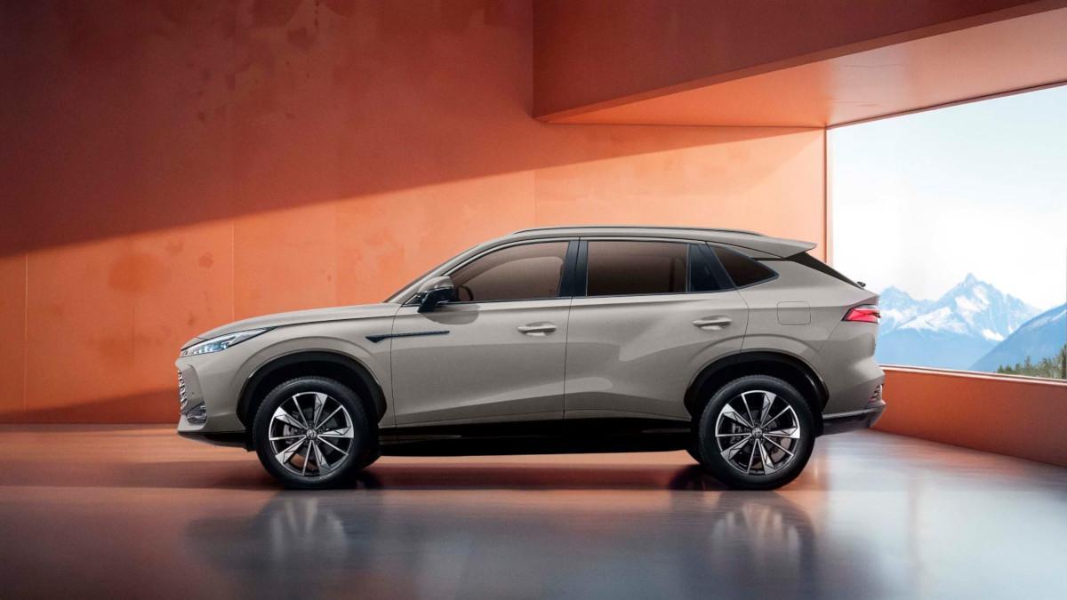 Vista lateral del MG HS Hybrid+