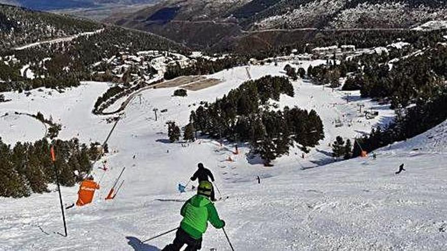 Esquiadors aquesta Setmana Santa a les pistes de la Molina