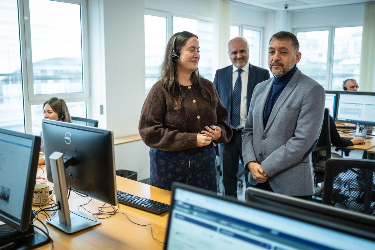Visita al departamento de atención telefónica de Santa Cruz Visita al departamento de atención telefónica de Santa Cruz