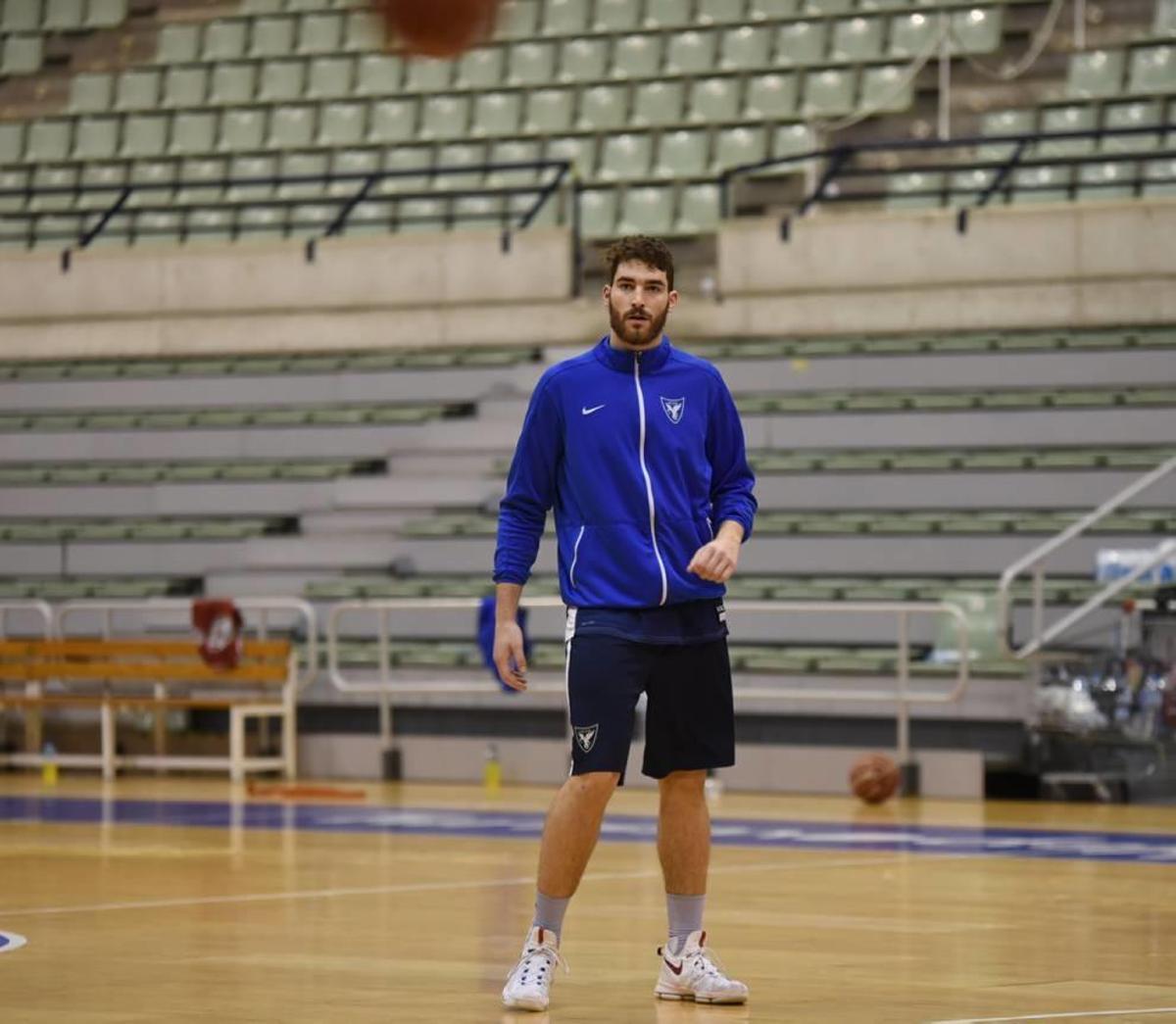 Julen Olaizola, en un entrenamiento del UCAM Murcia.