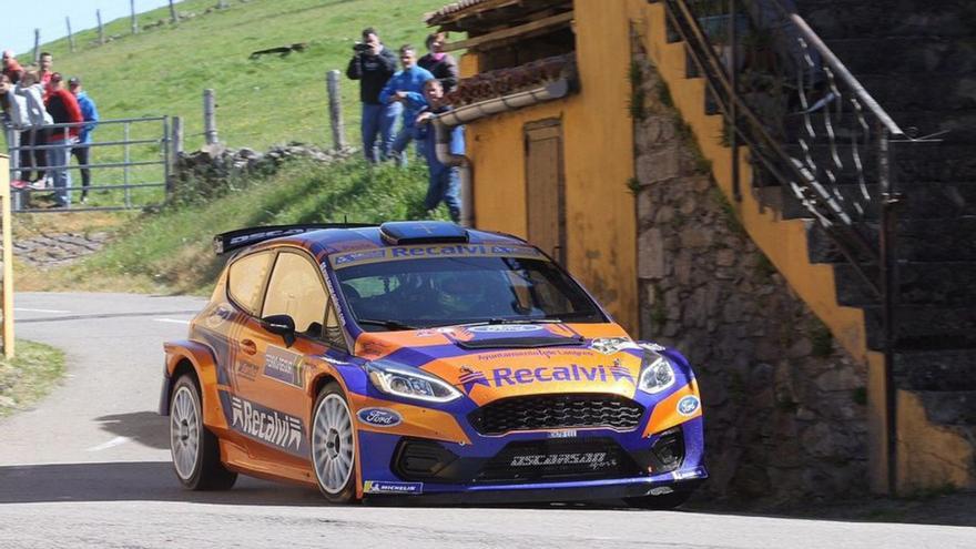 Óscar Palacio gana el Rallye de La Espina con suficiencia