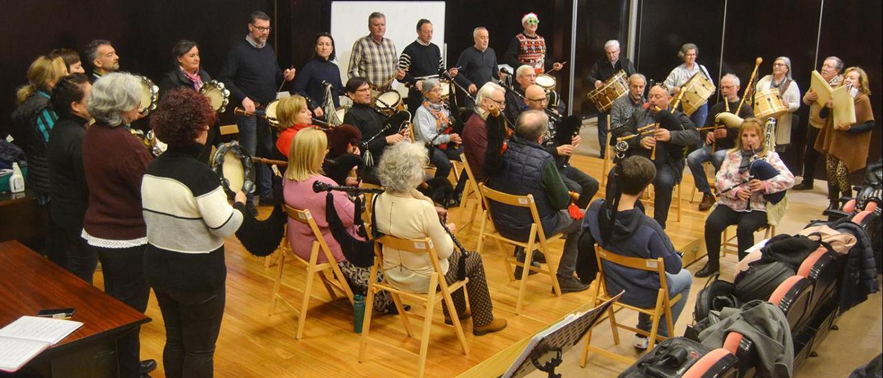 Instrumentos tradicionales en el Aula Permanente del campus