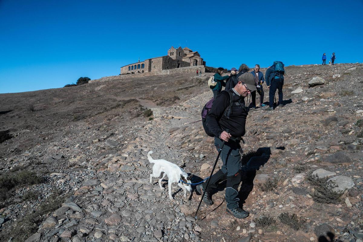 El paisaje de la famosa montaña de La Mola, que tiene un cierre anunciado