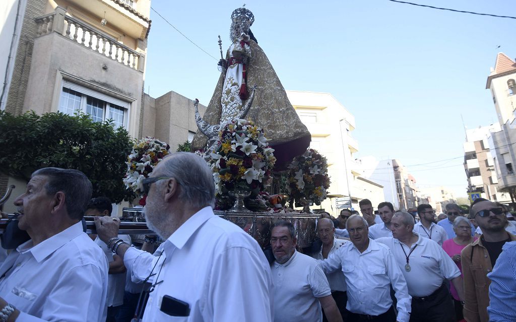 Murcia despide a la Fuensanta con flores y emoción