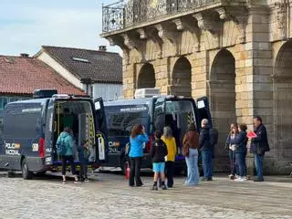 Verea critica a alcaldesa de non achegar solucións ao "campamento improvisado" da Policía Nacional no Obradoiro