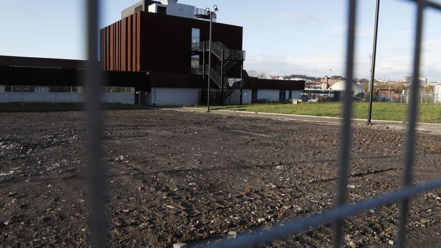 Obras de la segunda fase de la ESAPA, con el terreno ya casi listo para comenzar a levantar los futuros talleres del que será el campus artístico avilesino. | MARA VILLAMUZA