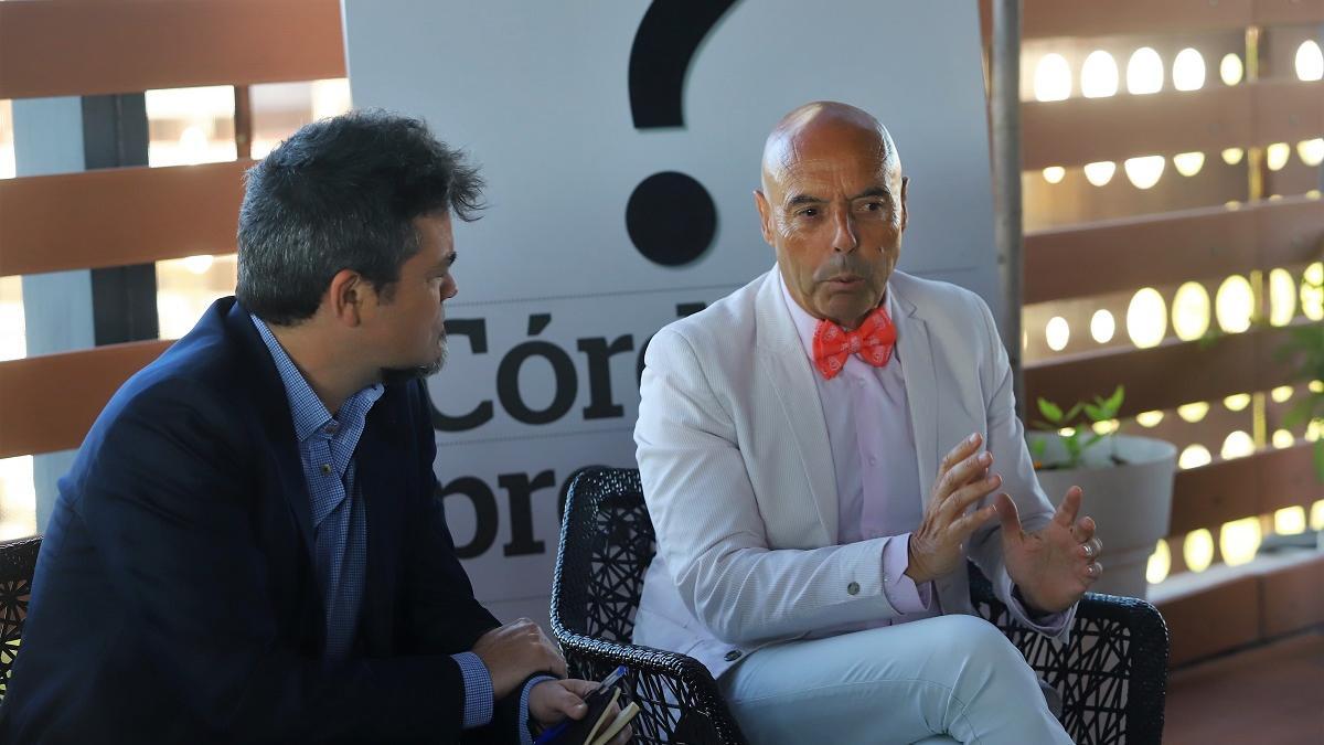 El director de Diario CÓRDOBA interpela al candidato socialista durante la entrevista.