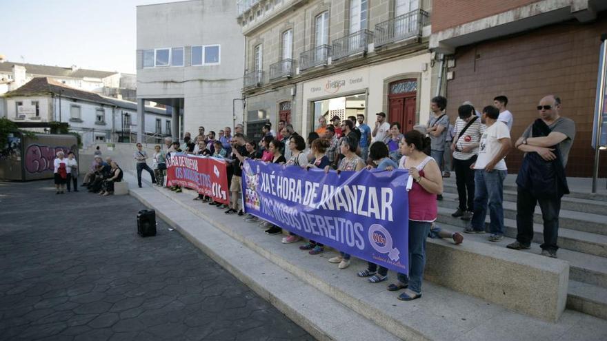 Un instante de la movilización por la recuperación de derechos celebrada este martes por la CIG en A Estrada. // Bernabé / Cris M.V.