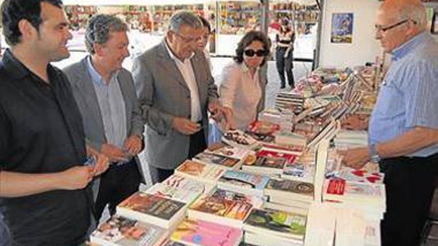 La Fira del Llibre abre sus puertas con 14 librerías y mucho optimismo