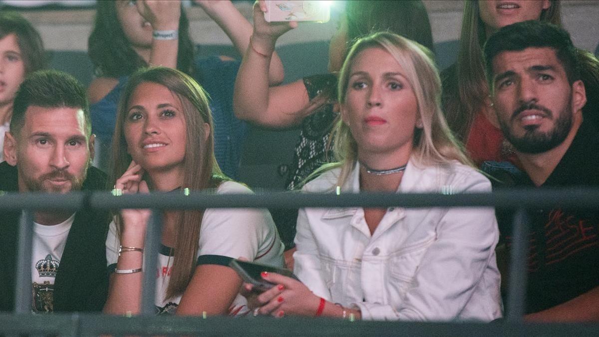 Leo Messi y Luis Suarez asistieron al concierto  de  Maluma