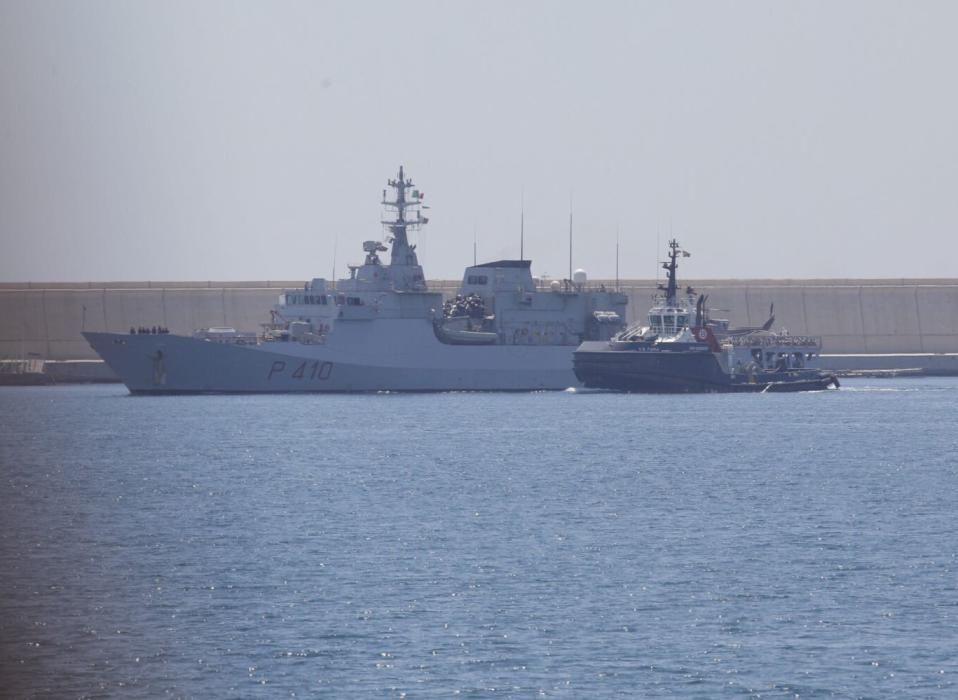 El barque Orione entra al Puerto de València