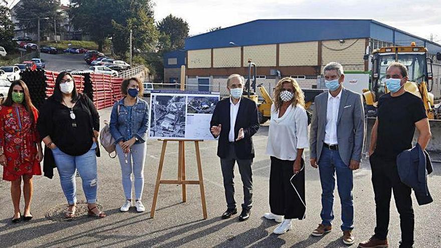 Represas y Silva, en el centro, supervisan el proyecto.