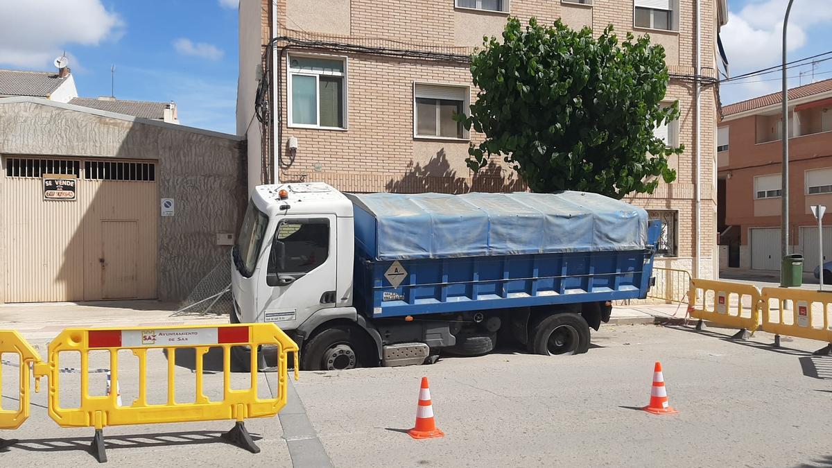 El Ayuntamiento acotó la zona para evitar accidentes.