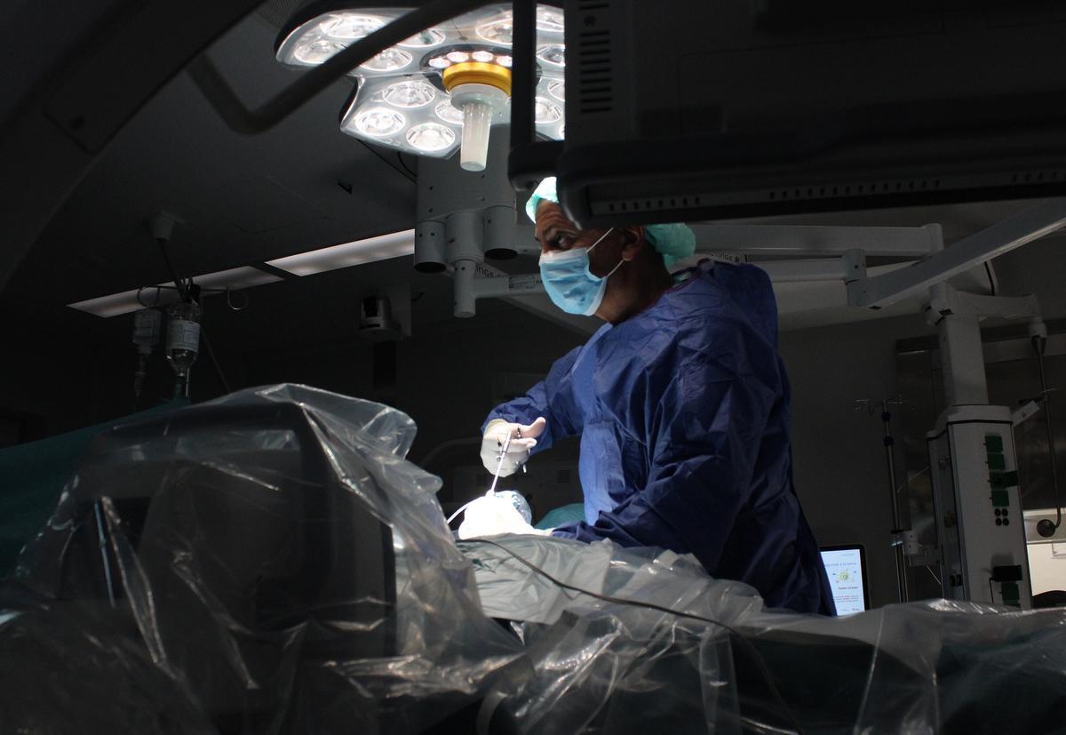 Una intervenció per a un trasplantament d’òrgan en una imatge d’arxiu.