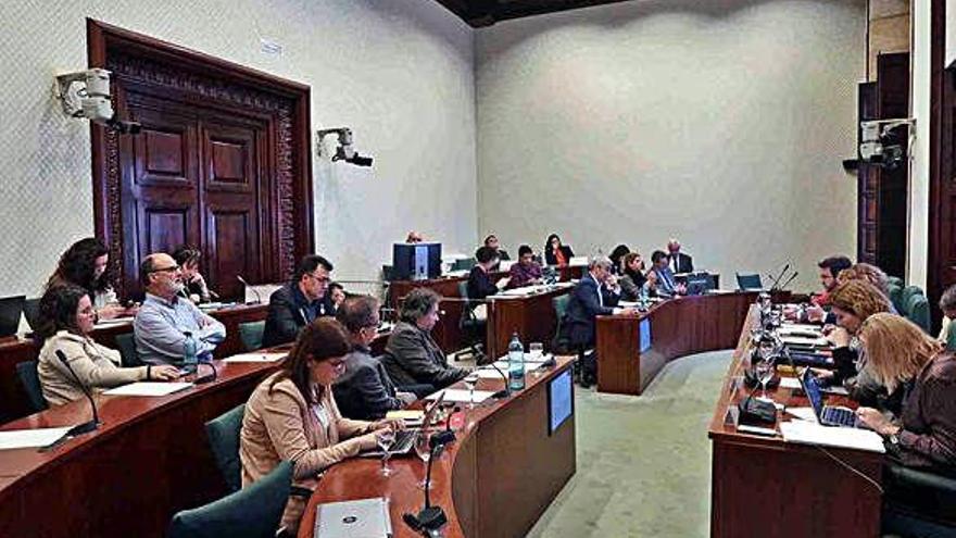 La comissió d&#039;Economia i Hisenda del Parlament, ahir a la cambra catalana