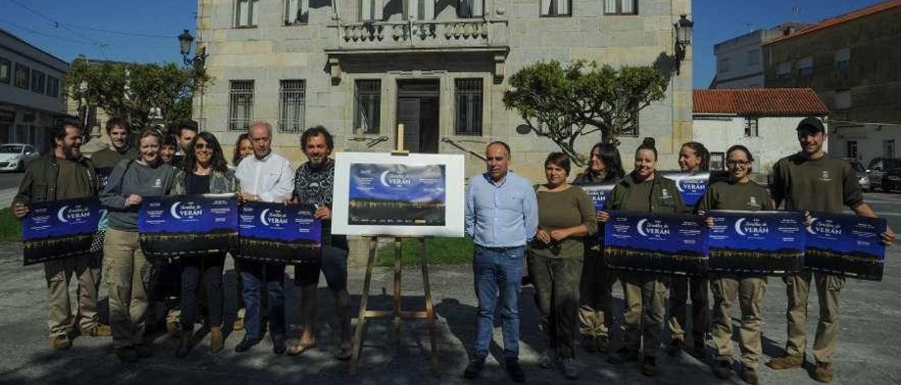 El cartel de las &quot;Sonatas de Verán&quot; fue elaborado por los alumnos del obradoiro de emprego. // I. Abella