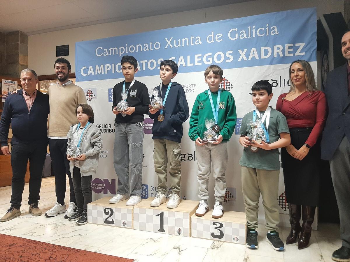 Podio del Gallego infantil en Padrón.