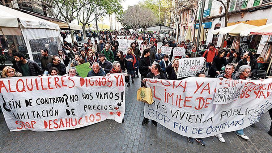 In Europa demonstrierten am Samstag (6.4.) Menschen gegen hohe Mietpreise. In Palma kamen nicht einmal 200 Personen zusammen.