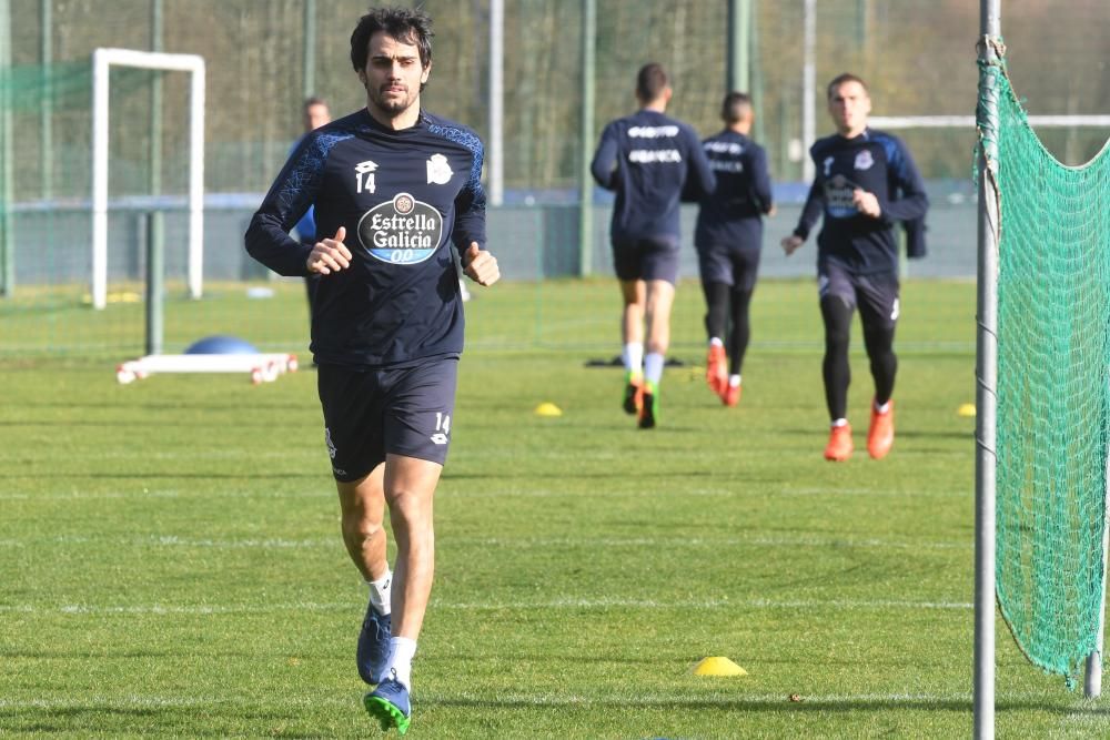 Primer entrenamiento del Deportivo con los 23 definitivos a disposición de Gaizka